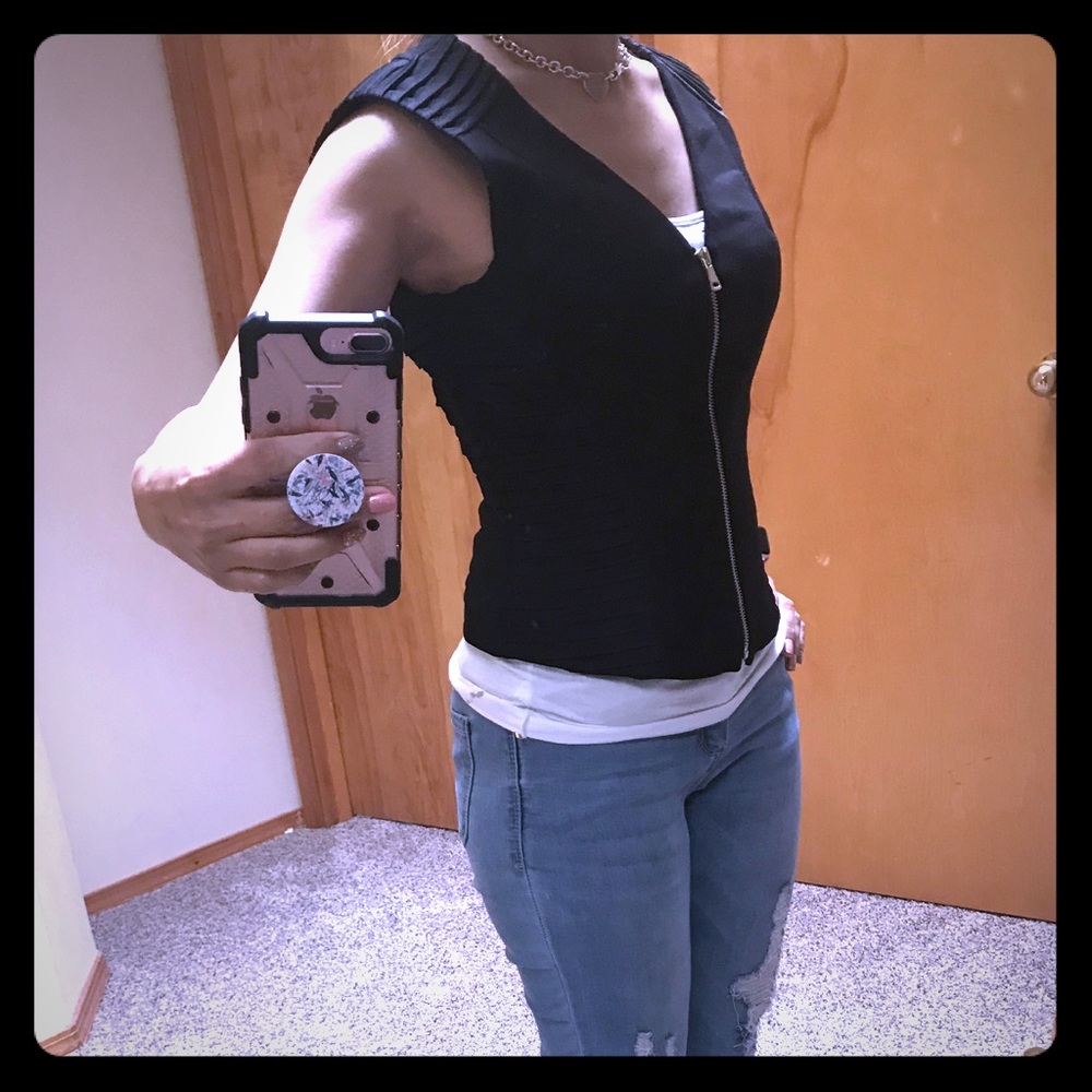 NWT Bebe Black Zip Top